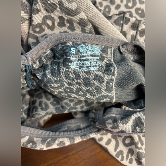 Leopard Print Jumpsuit size S - Picture 7 of 9